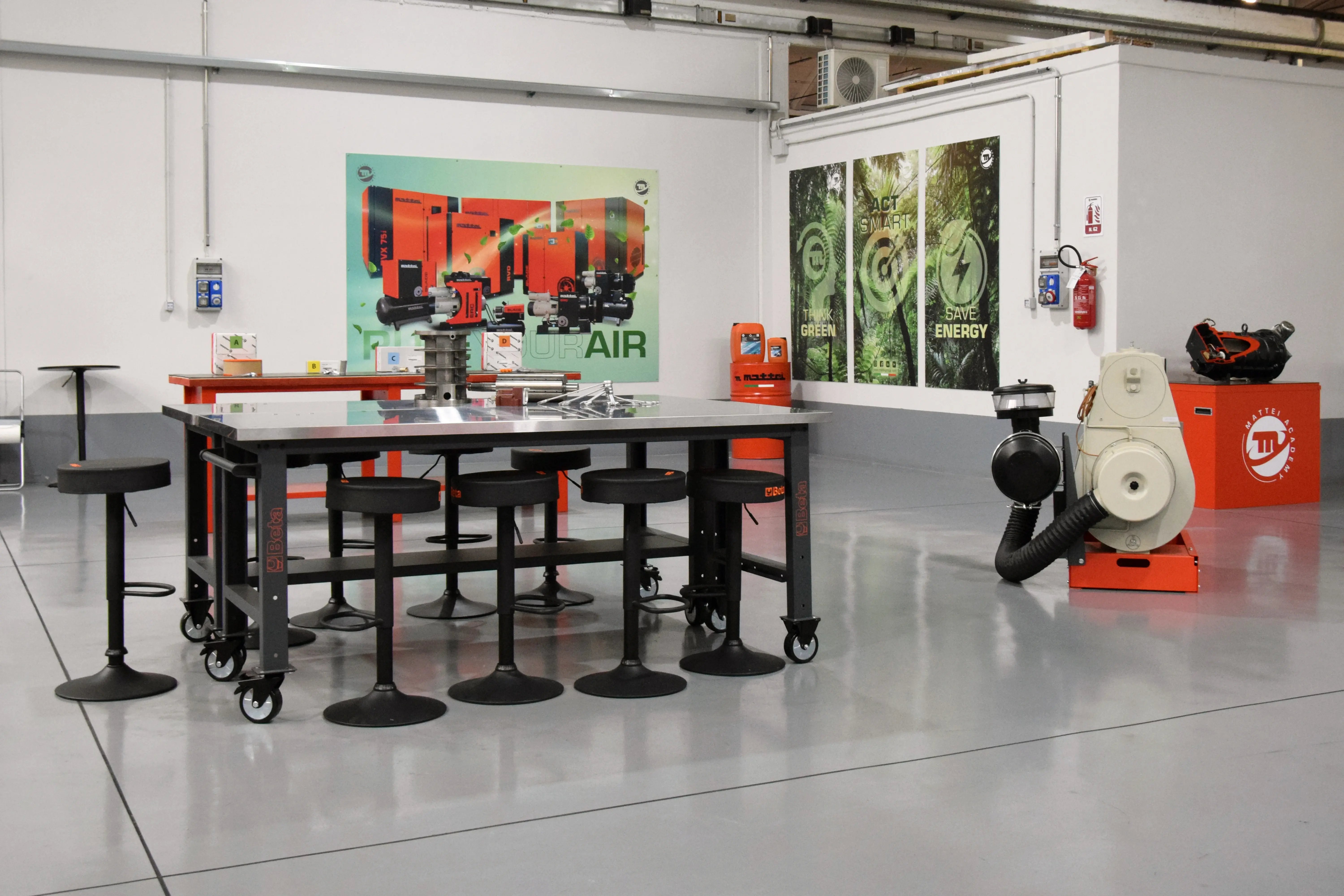 sala Academy_officina
